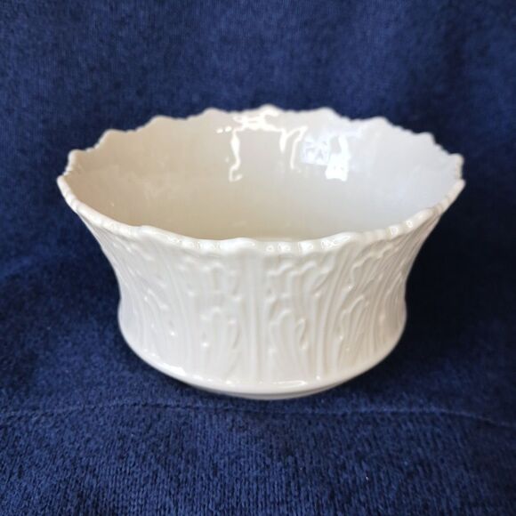 Lenox Ivory Woodland Collection Acanthus Leaf Small Bowl  5" D USA Made Vintage - Picture 1 of 5
